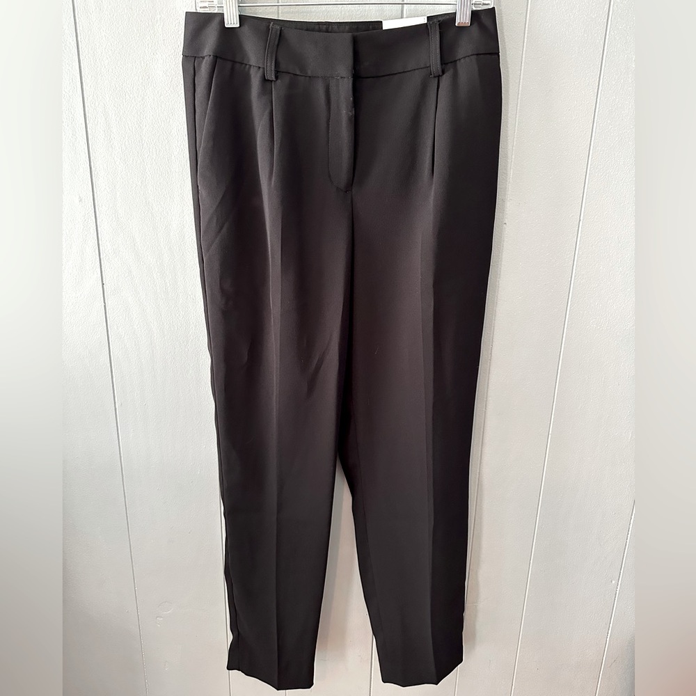 Women’s NWT EXPRESS Dress Pants. Size 6R